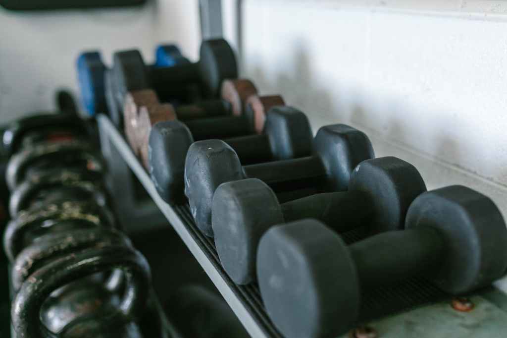 Kettlebell vs. Dumbbell for Weight Training: A Practical Comparison