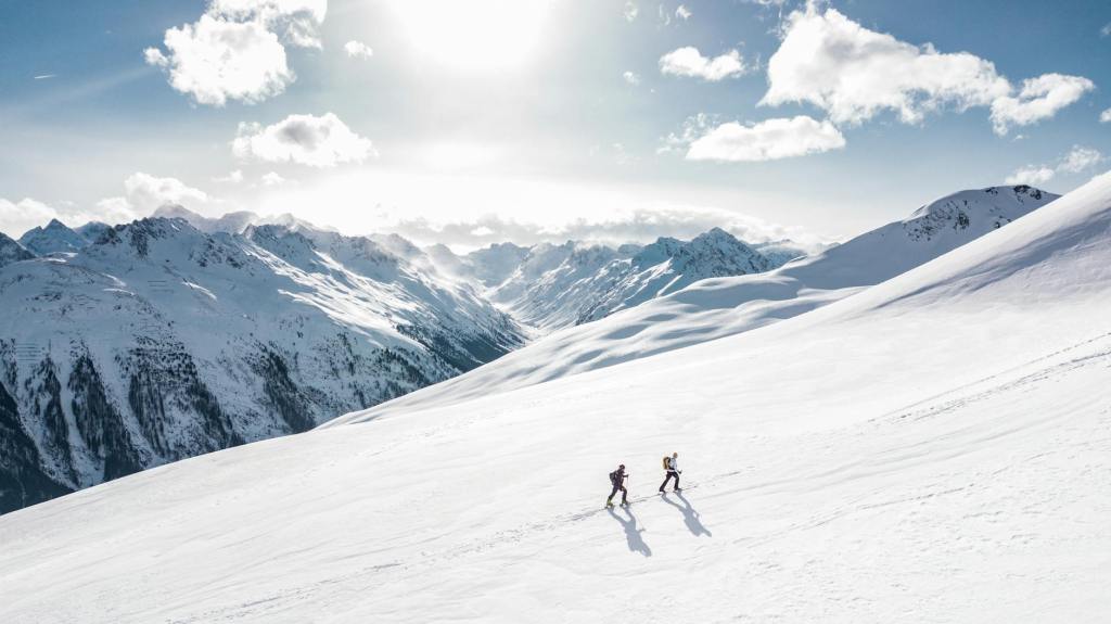 Spring Skiing Guide: Make the Most of the Melting Snow